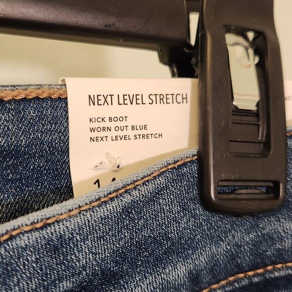 AE NWT Next Level Low-Rise Kick Bootcut Jean X Short, Size 14 - Picture 8 of 11